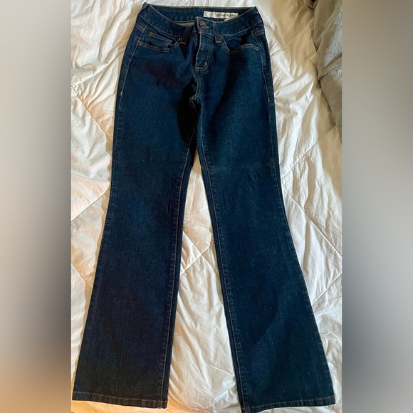 DKNY jeans, size 2s/c (juniors) dark denim - Picture 1 of 4